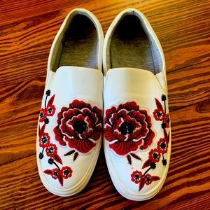 Nine West Sneaker Flats Size 6 Like New!